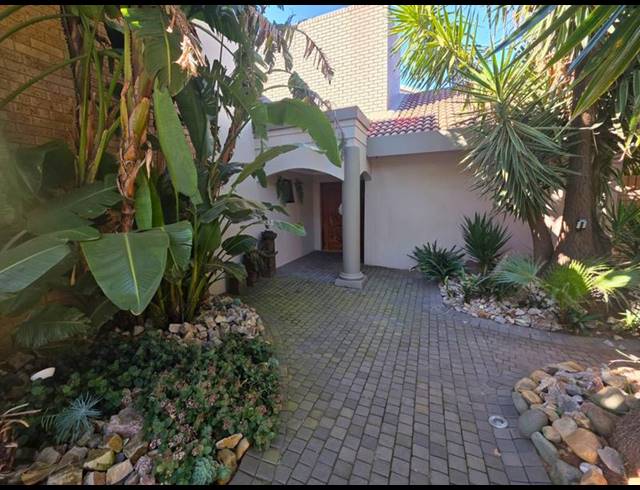 5 BEDROOM HOUSE FOR SALE IN BLUE GILL